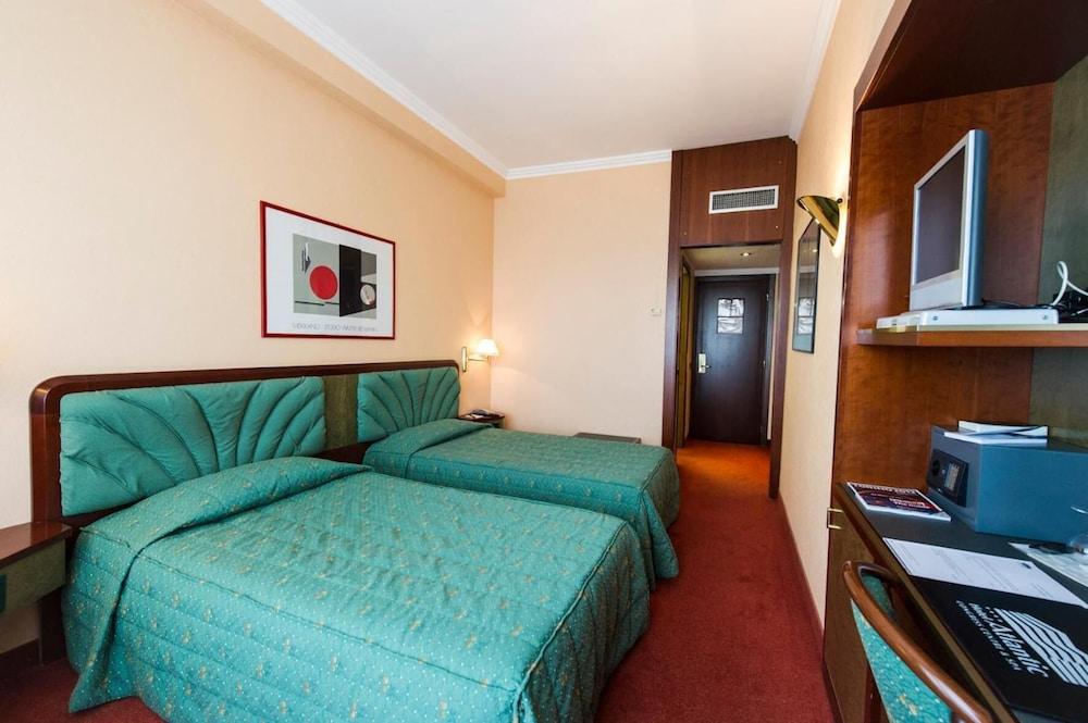 B&B Hotel ボルガロ・トリネーゼ エクステリア 写真