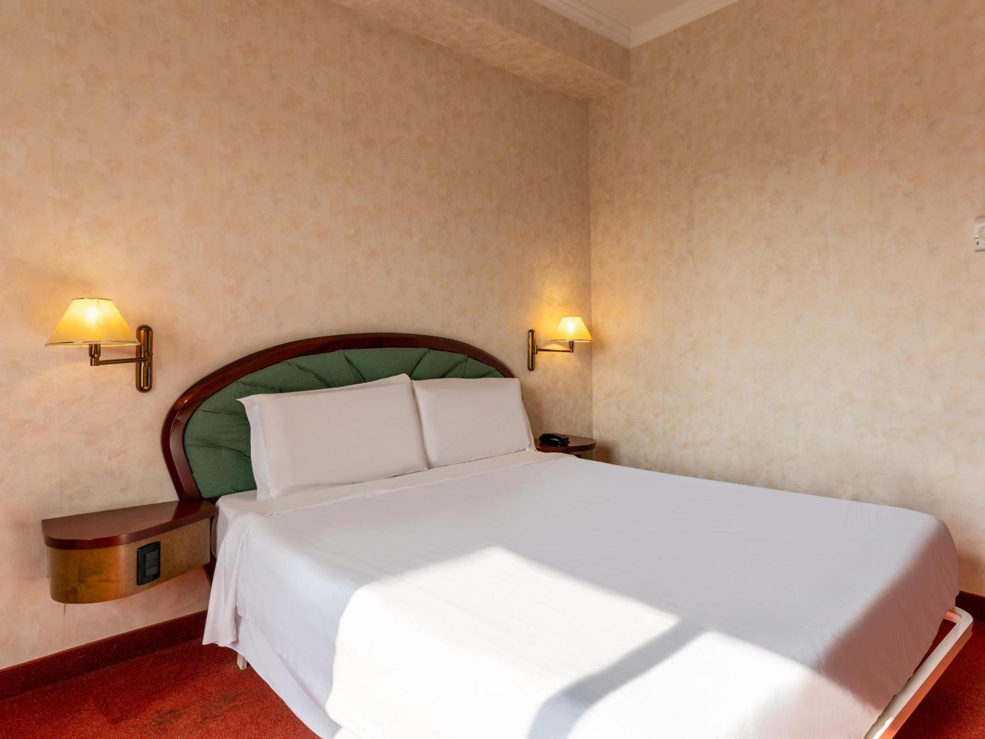 B&B Hotel ボルガロ・トリネーゼ エクステリア 写真