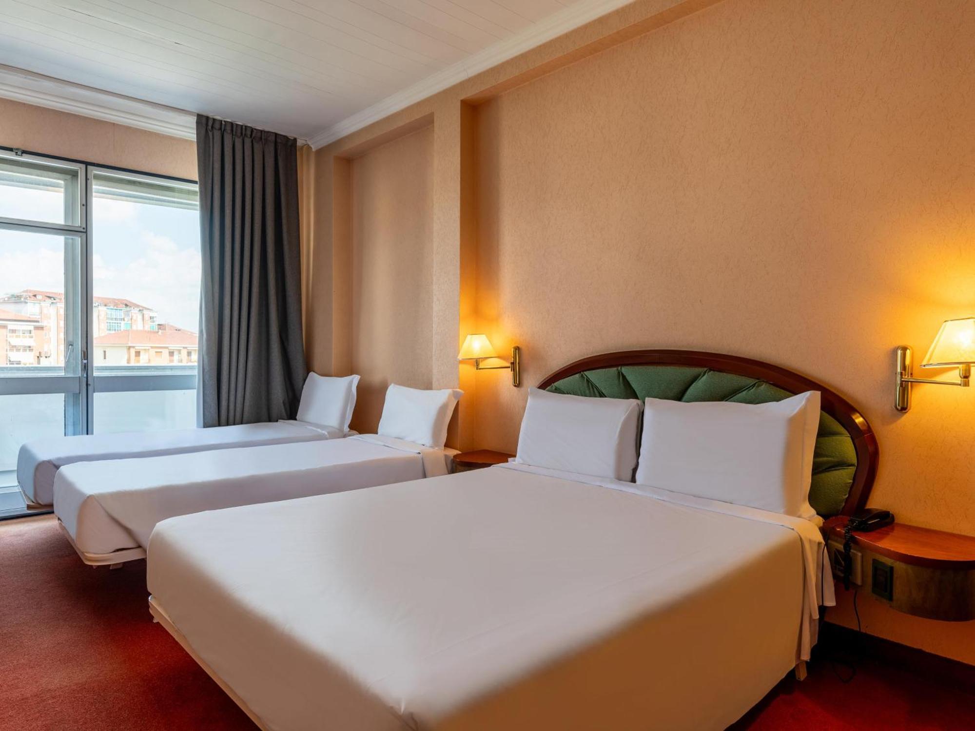 B&B Hotel ボルガロ・トリネーゼ エクステリア 写真